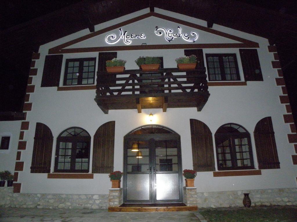 Hanul Moara Veche Pensiune Restaurant Berca ภายนอก รูปภาพ